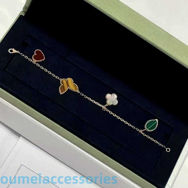 2024 designer de jóias vanl cleefl arpelsbracelet charme sorte cinco feminino rosa ouro amor borboleta caos flor jade medula fritillaria pulseira