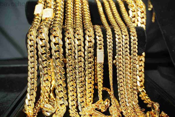 Collane con ciondolo Collane con ciondolo Girocollo all'ingrosso Oro 18k Personalizzato Catena a maglie cubane in oro 24k Catena Miami cubana in oro 24k Collana a catena cubana Miami da 20 mm 240302