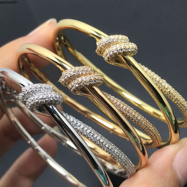 T Bileklik Lüks Bileklik Knot Tasarımcı Takı Kadınlar Azınlık% 100 S925 Gümüş Parlayan Kristal Elmas Bangles Parti Hediyesi {Kategori}