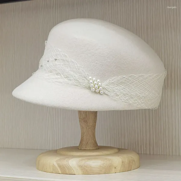 Berretti Cappelli di lana da donna con fascia in velo di perle Berretto invernale Cappello da camionista casual stile francese