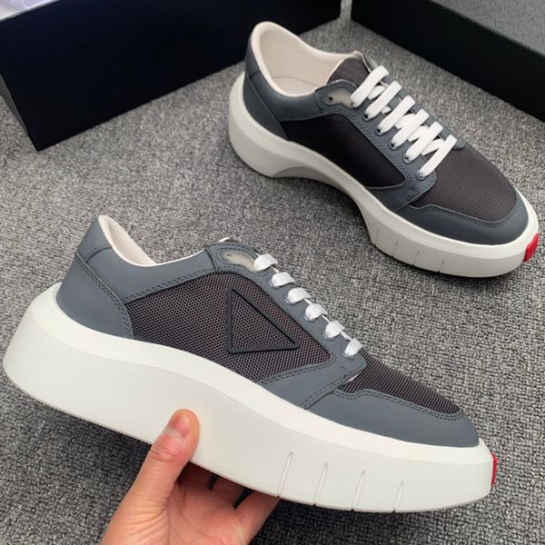 Sneakers di qualità di lusso Donna Stringate Punta tonda Suola spessa Scarpe da corsa confortevoli Scarpe da corsa sportive casual di colore misto unisex Taglia 35-45