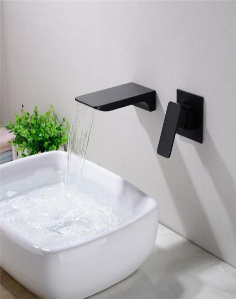 Rubinetto per lavabo a cascata in ottone a parete Rubinetto per lavabo nero o cromato Miscelatore per bagno ad incasso e acqua fredda 120787465381