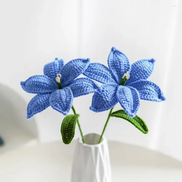 Dekorative Blumen, handgestrickter gehäkelter Lilienstrauß, lebendige Farbe, lichtecht, realistisch, handgewebt, DIY-Handwerk, Blumengeschenke, Zuhause, Hochzeit