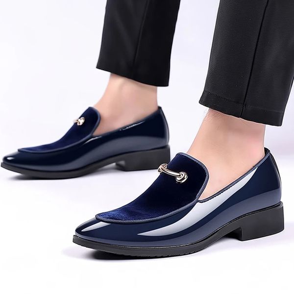 Herrenschuhe für Party, schwarzer Lackschuh, elegante italienische Slip-on-Loafer für Herren, Übergröße, spitze Zehenpartie, Samt, 240223