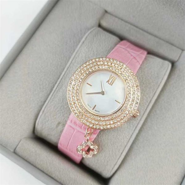 % 32 İzle Watch Womens Cleef Üç Dikişler Kuvars Top Lüks Arpels Deri Kemer Elmas Lady Aksesuarları Dört yapraklı Yonca Şekli Moda Van