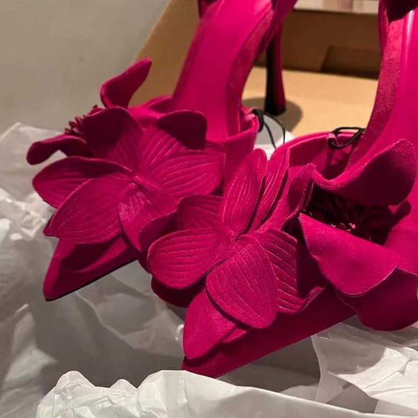 Scarpe eleganti da donna Tacco alto decorativo con fiori di rosa per la primavera Singolo francese a punta sottile sexy e versatile