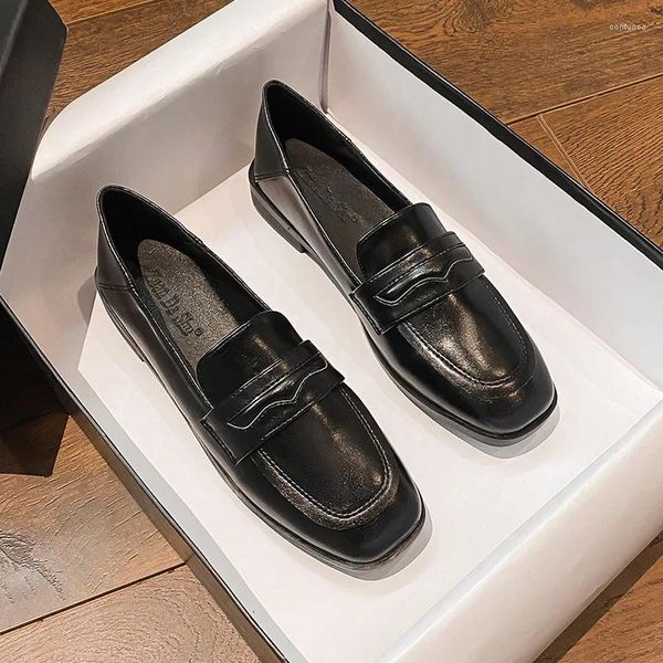 Sıradan ayakkabılar kare ayak parmağı kalın topuk deri kadın tasarım kayması üzerinde loafers rahat çalışma flats moccasinler büyük boyut 43