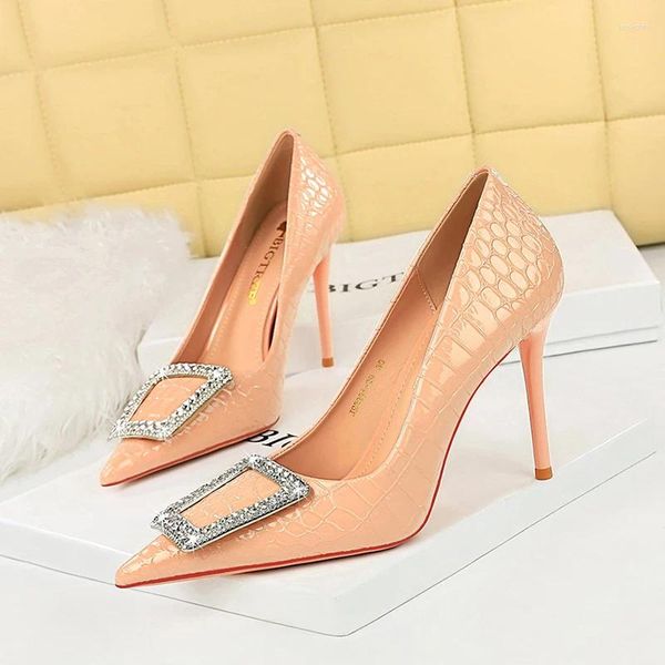 Sapatos de vestido Zookerlin apontado strass fivela mulher stiletto salto alto padrão de pedra deslizamento em bombas femininas de verão tamanho 34-40 magro