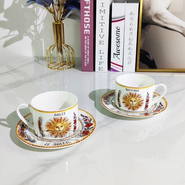 Tazza da caffè europea Set da tè in porcellana dal design classico Tazza da tè in porcellana con piattino e impostazione regalo di compleanno per tè pomeridiano