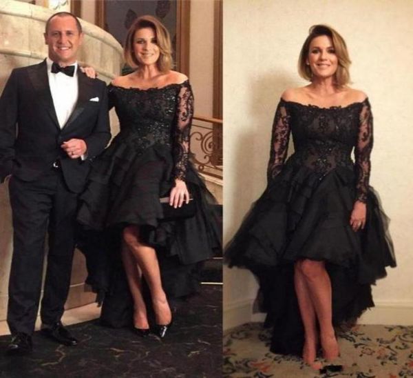 2018 preto mãe da noiva vestidos fora do ombro mangas compridas rendas apliques contas alta baixa camadas vestido de convidado de casamento Even2537507