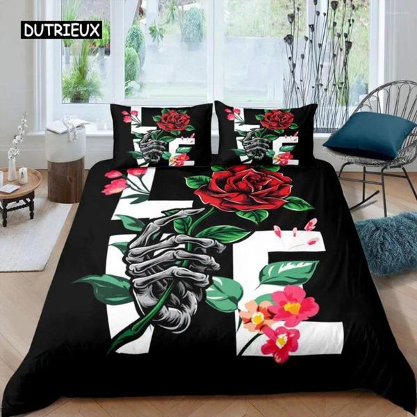 Set di biancheria da letto Set di ossa di teschio di zucchero gotico Copripiumino a mano scheletro Foglie di rosa Fiori romantici Piumino Trapunta in poliestere