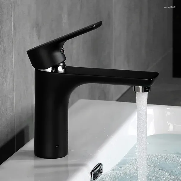 Badezimmer-Waschtischarmaturen, moderner Waschbecken-Wasserhahn aus lackiertem Messing, Einhand-Loch und Kaltmischer