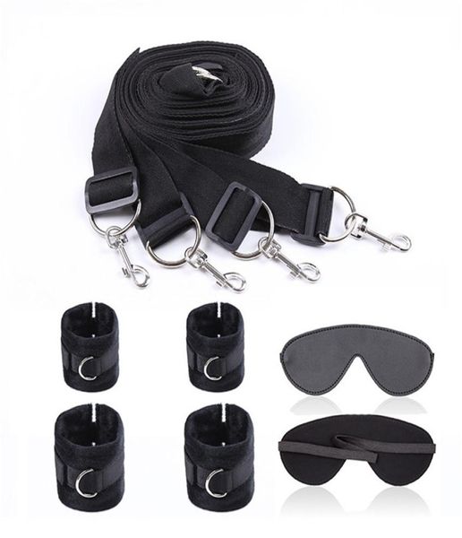 Mani legate in peluche nero Cinghie per il letto legate al letto Ganci per maschera per gli occhi attrezzatura femminile in bundle coppia appassionata flirtare giocattoli del sesso1950508