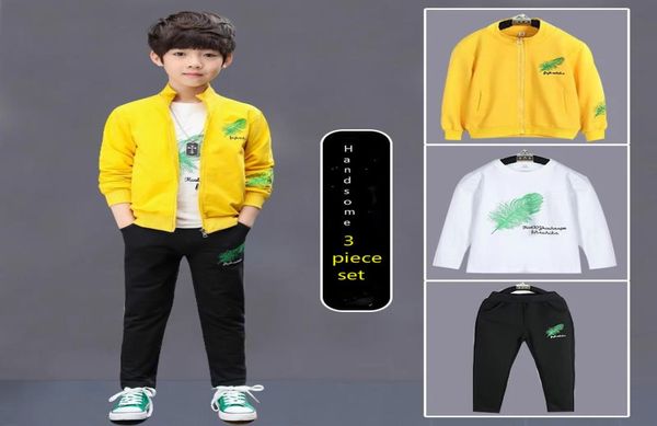 3 Sets Children039s Kleidungsset Herbst und Winter Jungen Jacke Hosen Mode Sport Stickerei Federmantel Langarmshirt 8894025