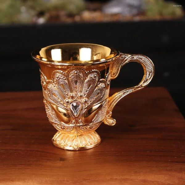 Kupalar mini 30ml şarap fincanı metal sahte antika retro oyma kadehi altın Avrupa tarzı ev bar vintage dekor yaratıcı hediye
