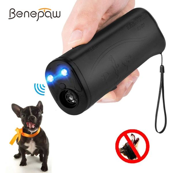 Repelentes Benepaw Handheld Ultrasonic Dog Repelente Chaser Lanterna LED Seguro Eficaz Dispositivo de Treinamento para Animais de Estimação Anti Latido Fácil de Transportar