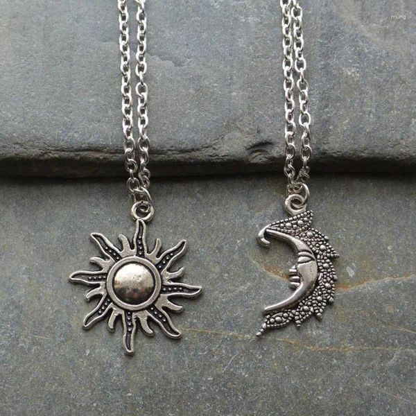 Collane con ciondolo Colore argento antico Pendenti Sun Moon Amanti Collana girocollo a catena corta retrò Amici Gioielli di moda da donna