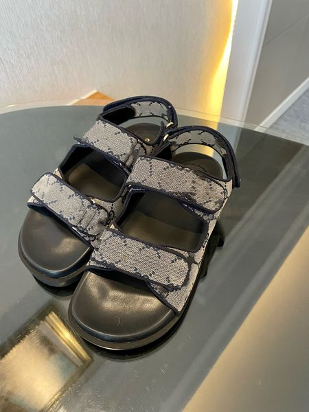 2024 stilista da donna infradito semplici pantofole da gioventù scarpe mocassino adatte per la primavera estate e autunno hotel spiaggia altri posti taglia 35-42 con scatola verde