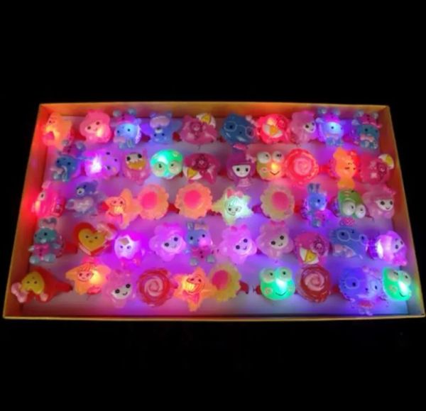 Anelli luminosi a LED Bomboniere luminose Bomboniere lampeggianti Premi per bambini Scatola Giocattoli Compleanno Premi in classe Tema pasquale Tesori Acrilico ZZ