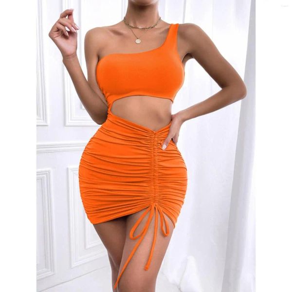 Casual Kleider Schräge Schulter Kleid Stretch Dünne Plissee Kurzen Rock Sexy Frauen Mode Temperament Schlank Ärmellose Party Nacht