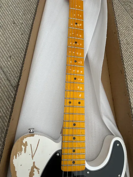 Guitarra elétrica Tailai, corpo desgastado, corpo de amieiro, branco fosco, envio rápido incluído