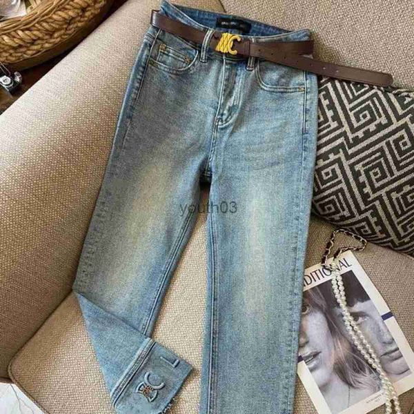 Женские джинсы, модные дизайнерские джинсы с металлическим шармом и буквенным рисунком, джинсовые брюки длиной девять четвертей с высокой талией, свободные прямые брюки 240304