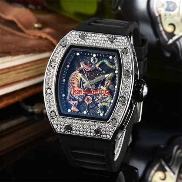 10% di sconto su orologio orologio multifunzione multifunzione automatica a 3 pin di lusso AAA Mens Dragon Dragon Tiger Diamond Pattern