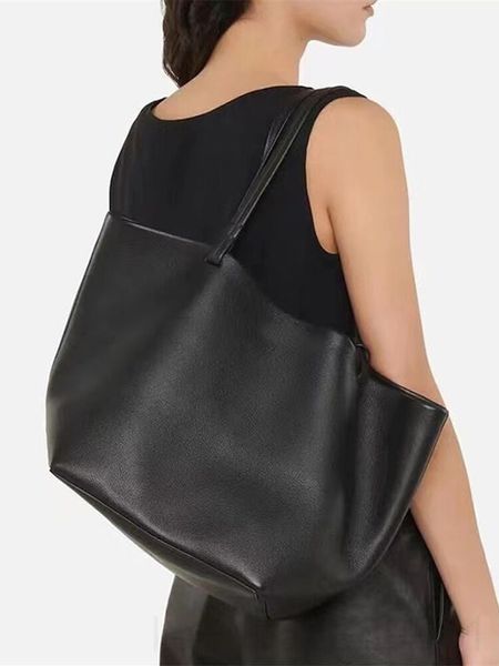 Bolsa de designer bolsa de alta qualidade para homens a linha luxo preto marrom cinza sacola na moda simples couro pequena carteira bolsas para mulheres tamanho médio 2024 xb146 c4