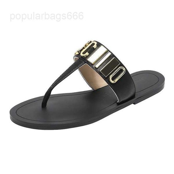 Sandálias 2024 Novo Flat Thong Flip Flops Sliders Luxo Womens Sandália Praia Piscina Designer Sapatos Homem Mo Schino Chinelos Tamanho 35-42 Slide Casual Verão Ensolarado Sexy Homens Senhora