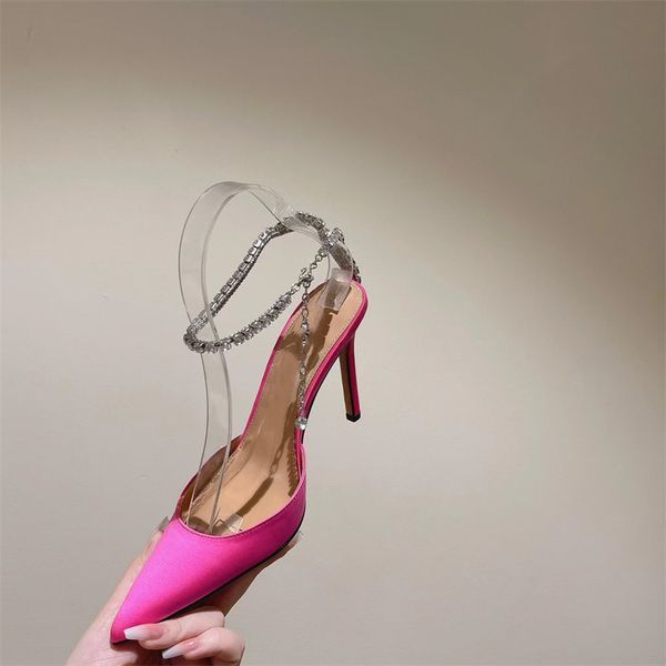 Aquazzur sandálias de designer de salto alto feminino apontado rosa branco luxo sapatos femininos de alta qualidade corrente diamante sapatos de casamento sapatos de banquete verão tory sandale