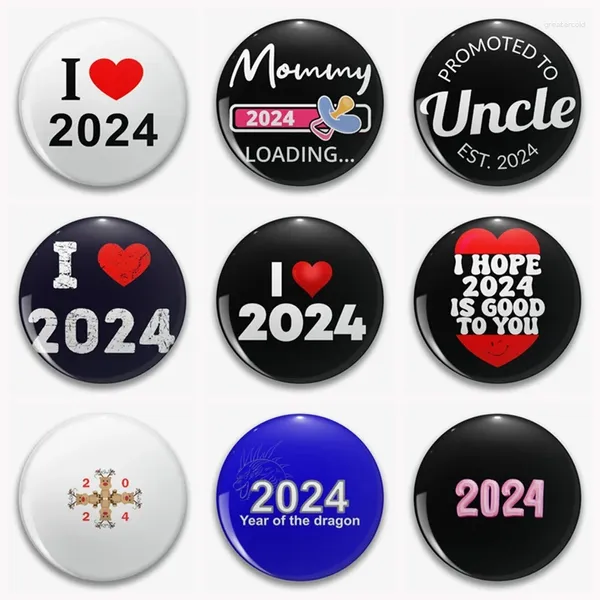 Broschen, 58 mm, „I Love 2024“, kreativer lustiger Button-Pin, gefördert für Mama, Papa, Bruder, Opa, Oma, Slogan, Brosche, Abzeichen, Dekor, Familiengeschenk