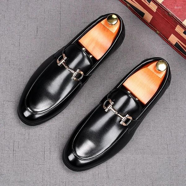 Sapatos de vestido de luxo designer homens charme botão de metal casual masculino deslizamento em mocassins apartamentos baile de casamento zapatillas hombre