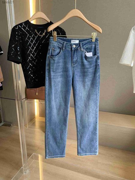 Jeans femininos jeans com etiqueta triangular calça jeans calças retas bolso traseiro triângulo emale calças multi-tamanho primavera c2 240304