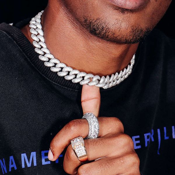 Trendige, klobige Halsband-Halskette aus Sterlingsilber mit kubanischer Kette aus glitzerndem Moissanit für Hip-Hop-Männer