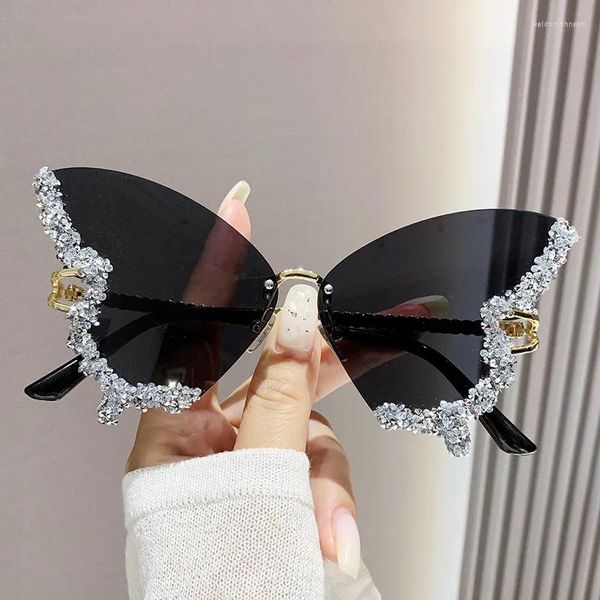 Óculos de sol quadros 2024 borboleta em forma de diamante incrustado sem moldura para moda feminina e personalidade exagerada