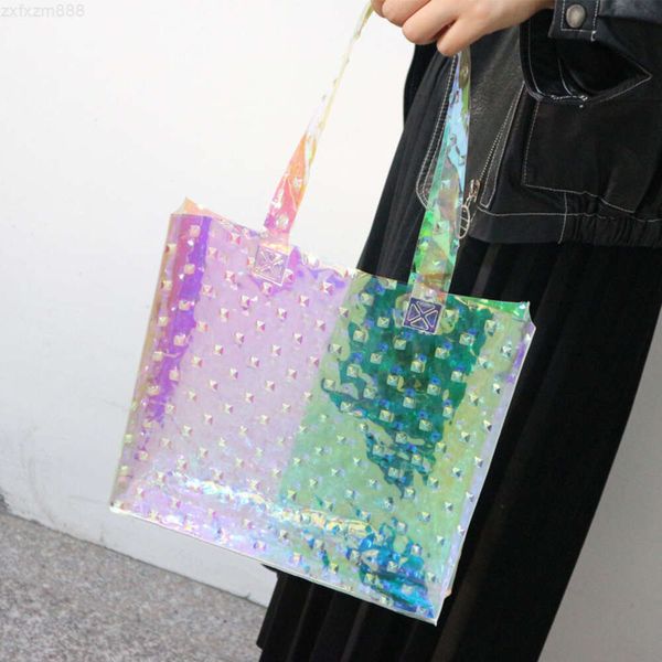 Borsa da spiaggia in plastica con ologramma iridescente olografico estivo caldo ecologico