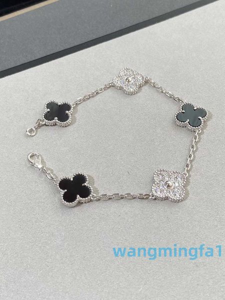 2024 Schmuckdesignermarke Vanl Cleefl Arpelsblack Achat Panda Vierblättriges Gras Fünf-Blumen-Armband weiblich v dick plattiert 18 Karat Gold Diamant Cnc