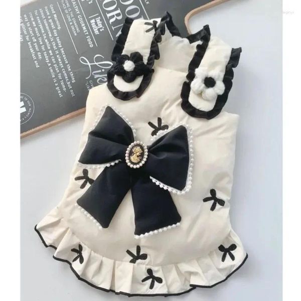 Abbigliamento per cani Abbigliamento con fiocco grande Vestito con fiocco nero Fiore bianco Design semplice Abbigliamento per cani di piccola taglia Gatto Inverno Dolce Kawaii Articoli per animali all'ingrosso