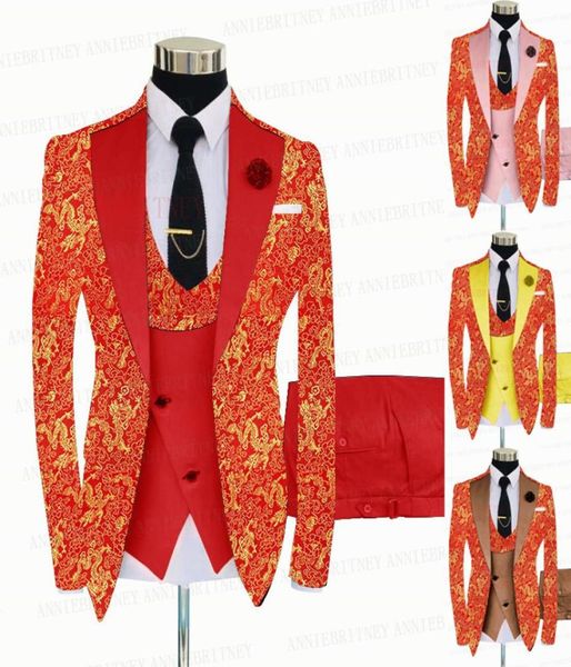 Men039s Anzüge Blazer Rot Blumenmuster Männer 3 Stück Gold Bräutigam Hochzeit Smoking Slim Fit Glänzender Blazer Zweireiher Weste Hose2605275