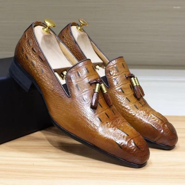 Sapatos de vestido mocassins artesanais masculinos negócios casuais couro apontado tassel padrão de crocodilo moda na moda homens 2024 primavera