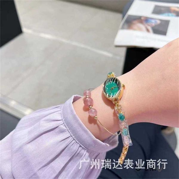 12 % RABATT auf die Uhr. Uhr Xiangjia Light Luxury Jade-Armband mit Gänseei-förmigem Zifferblatt. Kleine und zarte Hand-dekorative Quarz-Damenedition