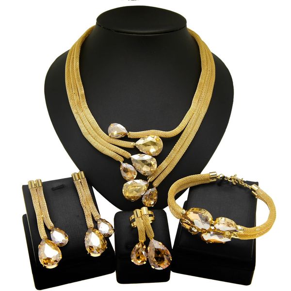 Collana da donna Set di gioielli Trendy stile oro brasiliano Originale placcato oro 24K Orecchini pendenti con strass viola e champagne 240228