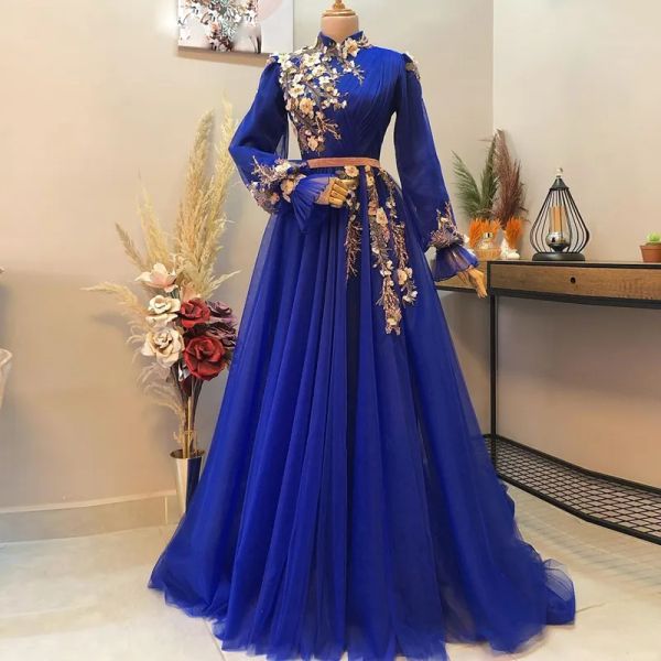 Vintage königsblaue muslimisch-arabische Abendkleider mit goldenen Perlenapplikationen, Stehkragen, A-Linie, lange Ärmel, gerüscht, formelle Partykleider, Dubai, Partykleidung für besondere Anlässe