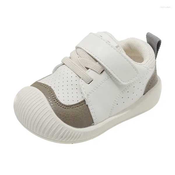 Primeiros caminhantes 0-3 anos 2024 sapatos de bebê para meninos couro criança crianças descalços moda meninas tênis sola macia ao ar livre crianças tênis