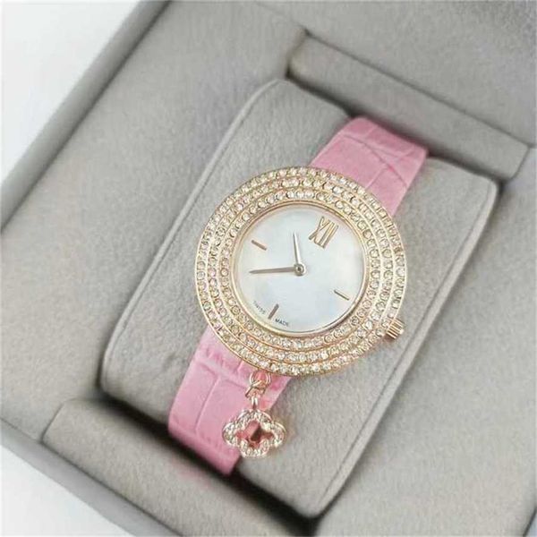 % 56 İzle Watch Womens Cleef Üç Dikiş Kuvars Top Lüks Arpels Deri Kemer Elmas Lady Aksesuarları Dört yapraklı Yonca Şekli Moda Van