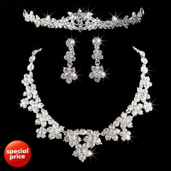 2022 Romantische Kristall drei Stücke Blumen Brautschmuck 1 Set Braut Halskette Ohrring Krone Tiaras Hochzeit Party Abschlussball formal part1144646