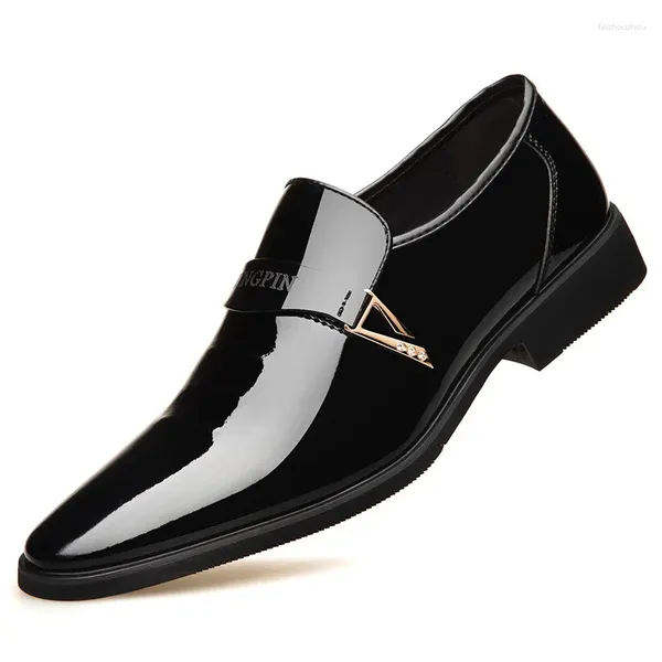 Sapatos de vestido 2024 Ly Men's Quality Patent Couro Branco Casamento Tamanho 38-44 Preto Homem Macio