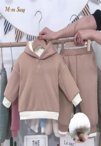 Fashion Born Baby Girl Boy Set di vestiti con cappuccio e pantaloni 2 pezzi Fodera in caldo pile bebe Completo con cappuccio Set di abbigliamento invernale 03Y 2108169357957