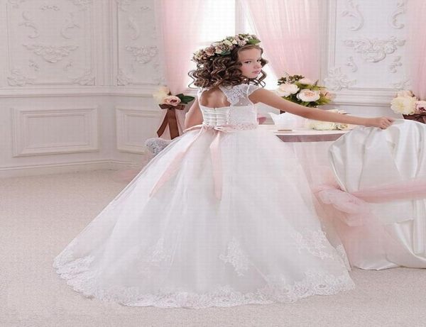 Hochzeit Spitze Erstkommunion Mädchen Kleider Flügelärmel Langes Kinder Ballkleid Abendkleid Blumenmädchenkleider für Hochzeit ytz2367828489