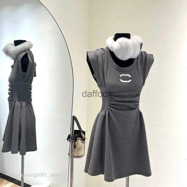 Temel Sıradan Elbiseler Sonbahar Yeni Tasarımcı Mektubu Jakard Örme Elbise Yaz Yeni Avrupa Amerikalı gençlik popüler yüksek bel elastik kayma elbisesi 240304